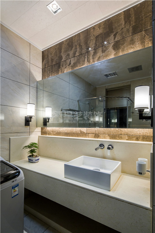 南湖名都廣場280平衛(wèi)生間實景圖