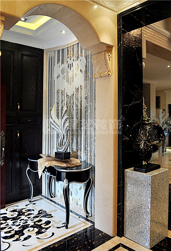 新天地豪景園700平新歐式古典玄關(guān)裝修實景圖