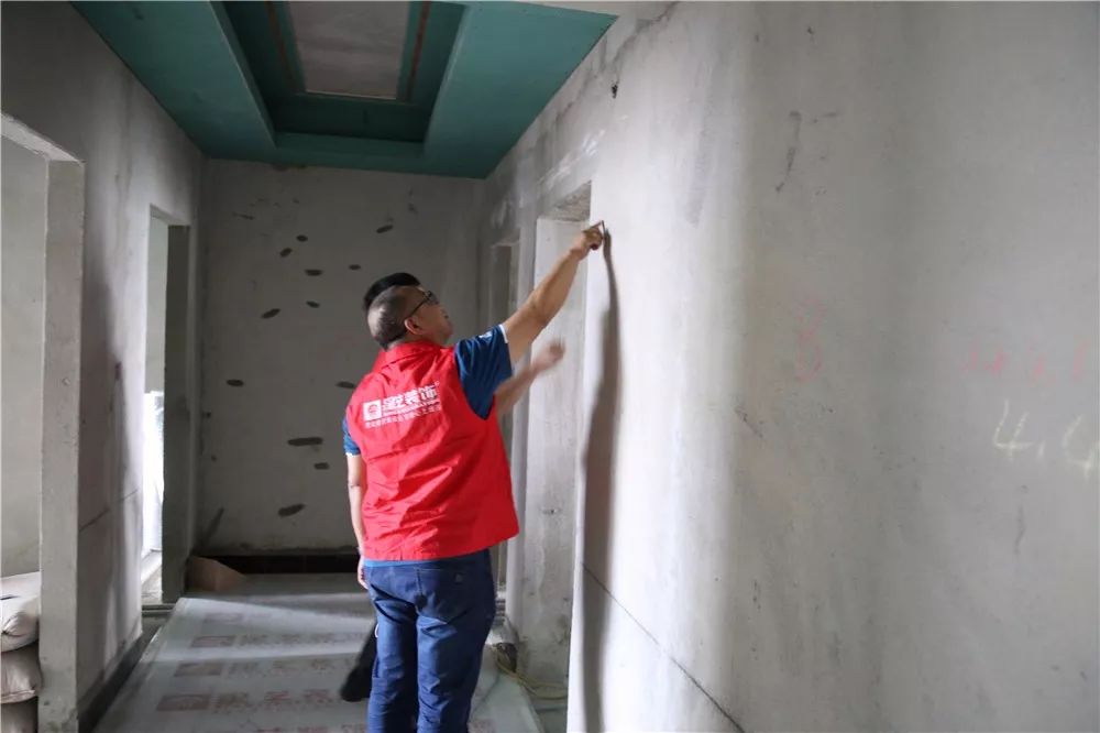 南寧星藝裝飾余工巡查工地 南寧星藝裝飾余工巡查工地