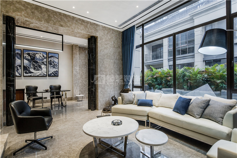 合景天俊229平客廳裝修實(shí)景圖