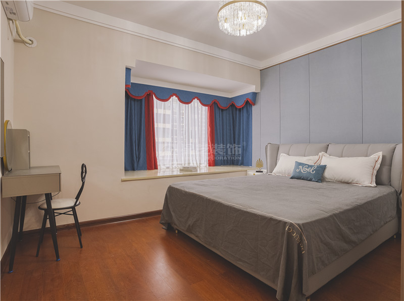 保利翎峰臺(tái)150平主臥裝修實(shí)景圖