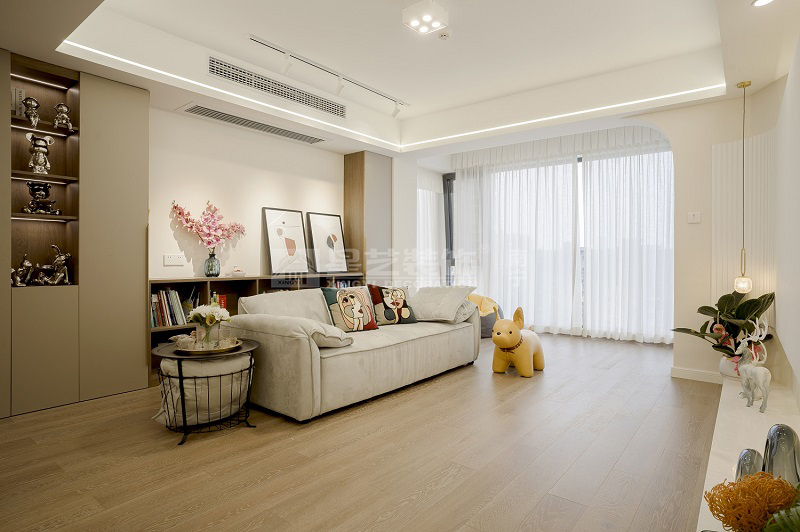 德澤苑130平奶油風客廳實景