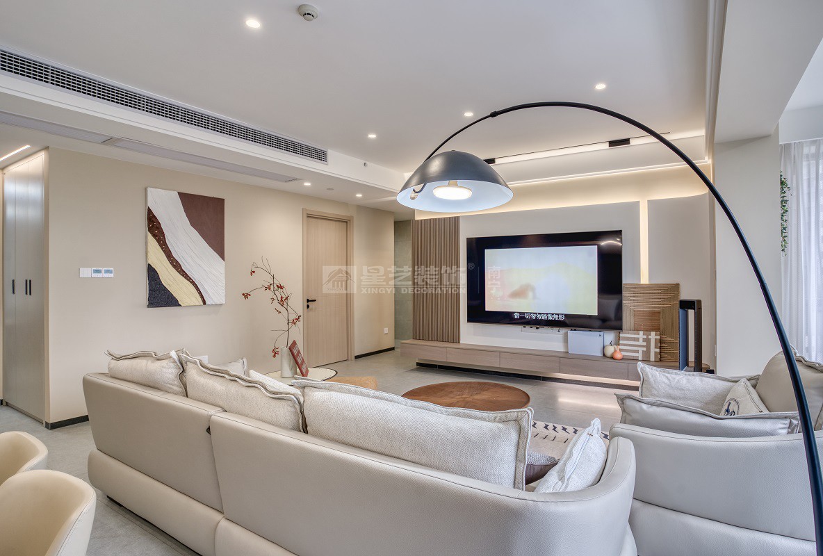 華潤(rùn)西園悅府149平客廳裝修實(shí)景