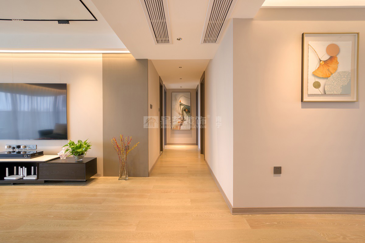 嘉和城溫泉小鎮(zhèn)170平現(xiàn)代風(fēng)格客廳裝修實景