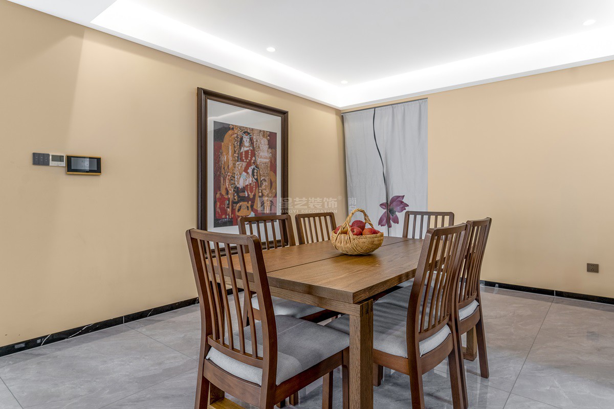 建發(fā)央璽130平現(xiàn)代簡約餐廳裝修實(shí)景