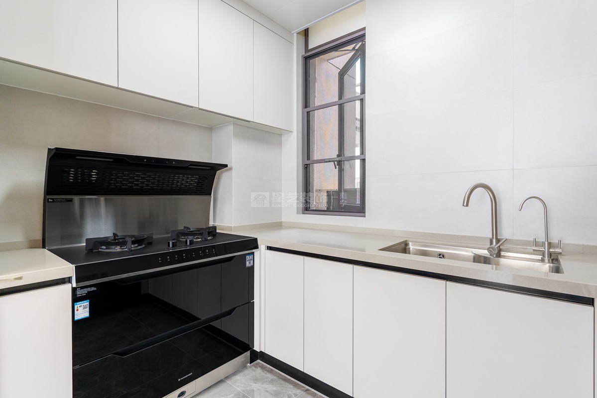 建發(fā)五象印月140平現(xiàn)代風(fēng)格廚房裝修實(shí)景