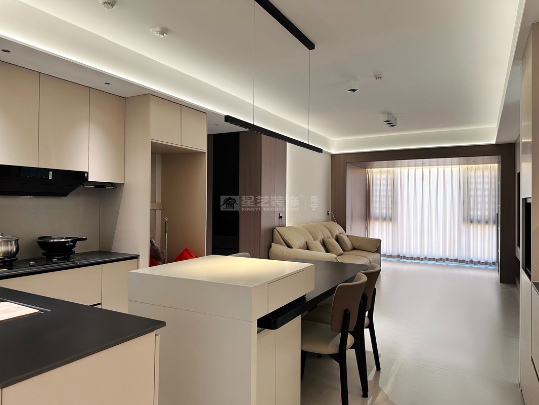 領(lǐng)譽(yù)府115平現(xiàn)代簡約餐廳裝修實(shí)景