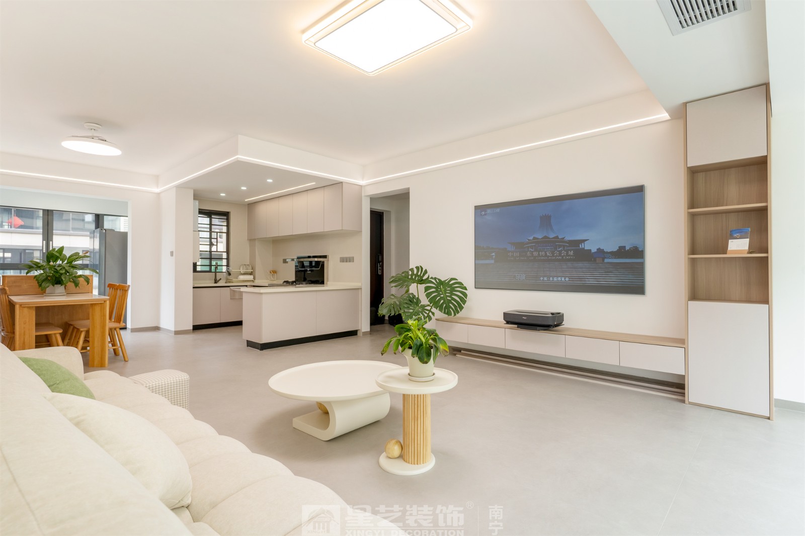 聯(lián)發(fā)臻境136平現(xiàn)代簡(jiǎn)約客廳實(shí)景