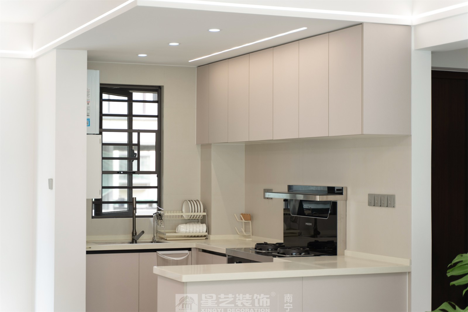 聯(lián)發(fā)臻境136平現(xiàn)代簡(jiǎn)約廚房實(shí)景