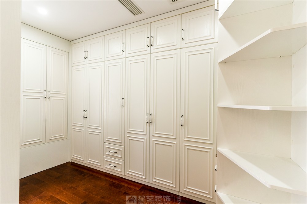 盛科城120平法式裝修衣帽間實景