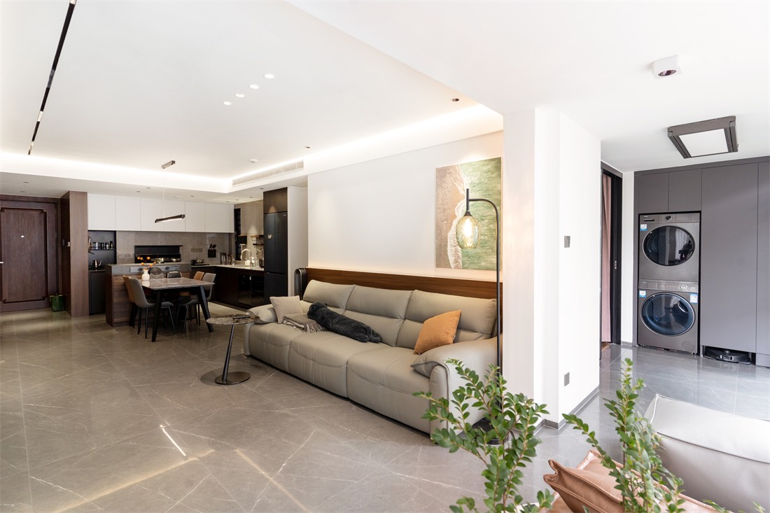 建發(fā)央著140平現(xiàn)代風(fēng)格客廳裝修完工實(shí)景