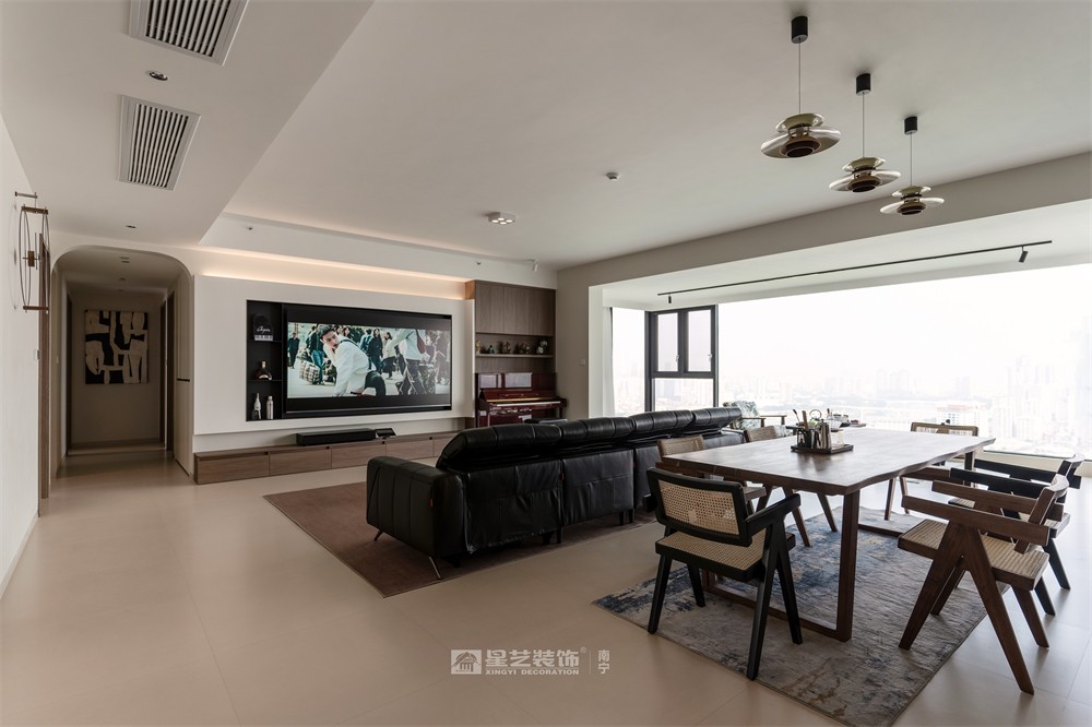 上水灣200平現(xiàn)代原木風(fēng)餐廳裝修完工實(shí)景圖