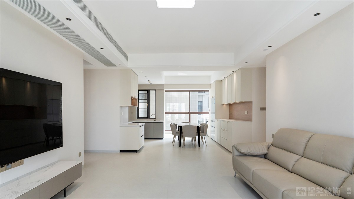 盛科城152平奶油風客餐廳裝修完工實景圖