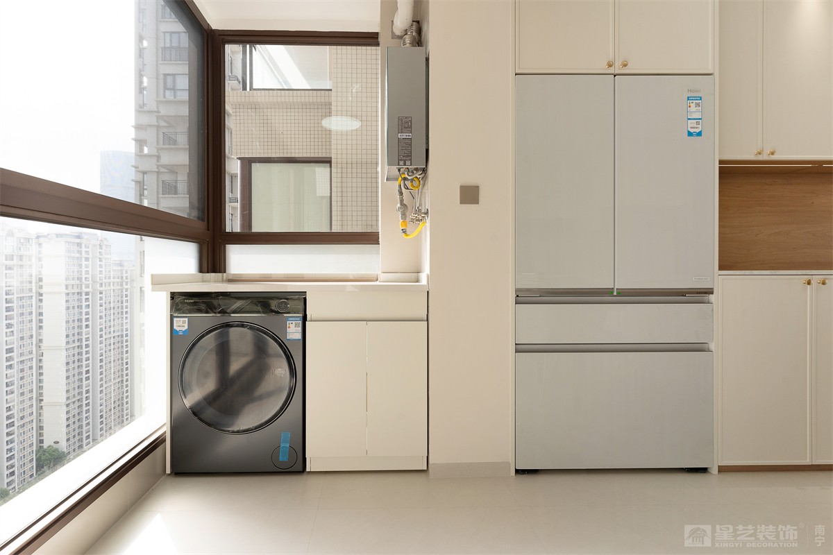 盛科城152平奶油風陽臺裝修完工實景圖