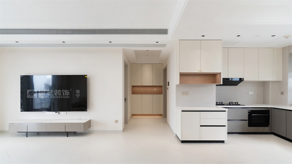 盛科城152平奶油風客餐廳裝修完工實景圖