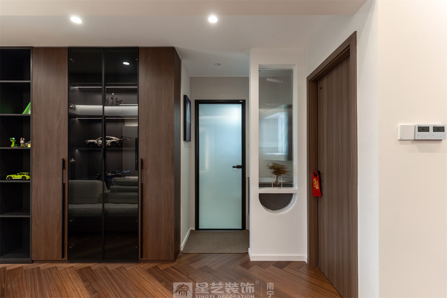 二中新民小區(qū)意式輕奢入戶裝修完工實景圖