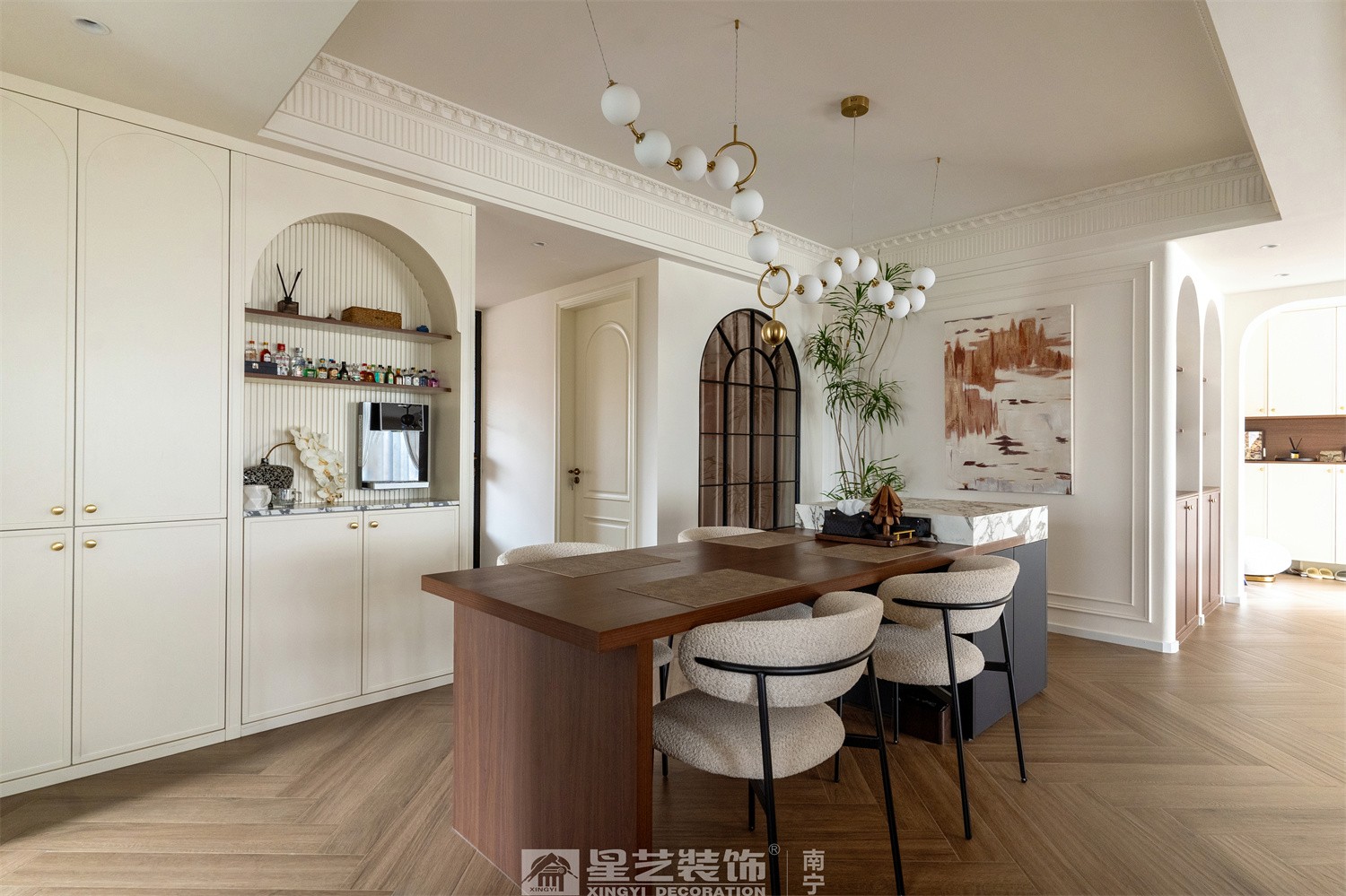 湖畔書院150平法式中古風(fēng)餐廳裝修完工實景圖