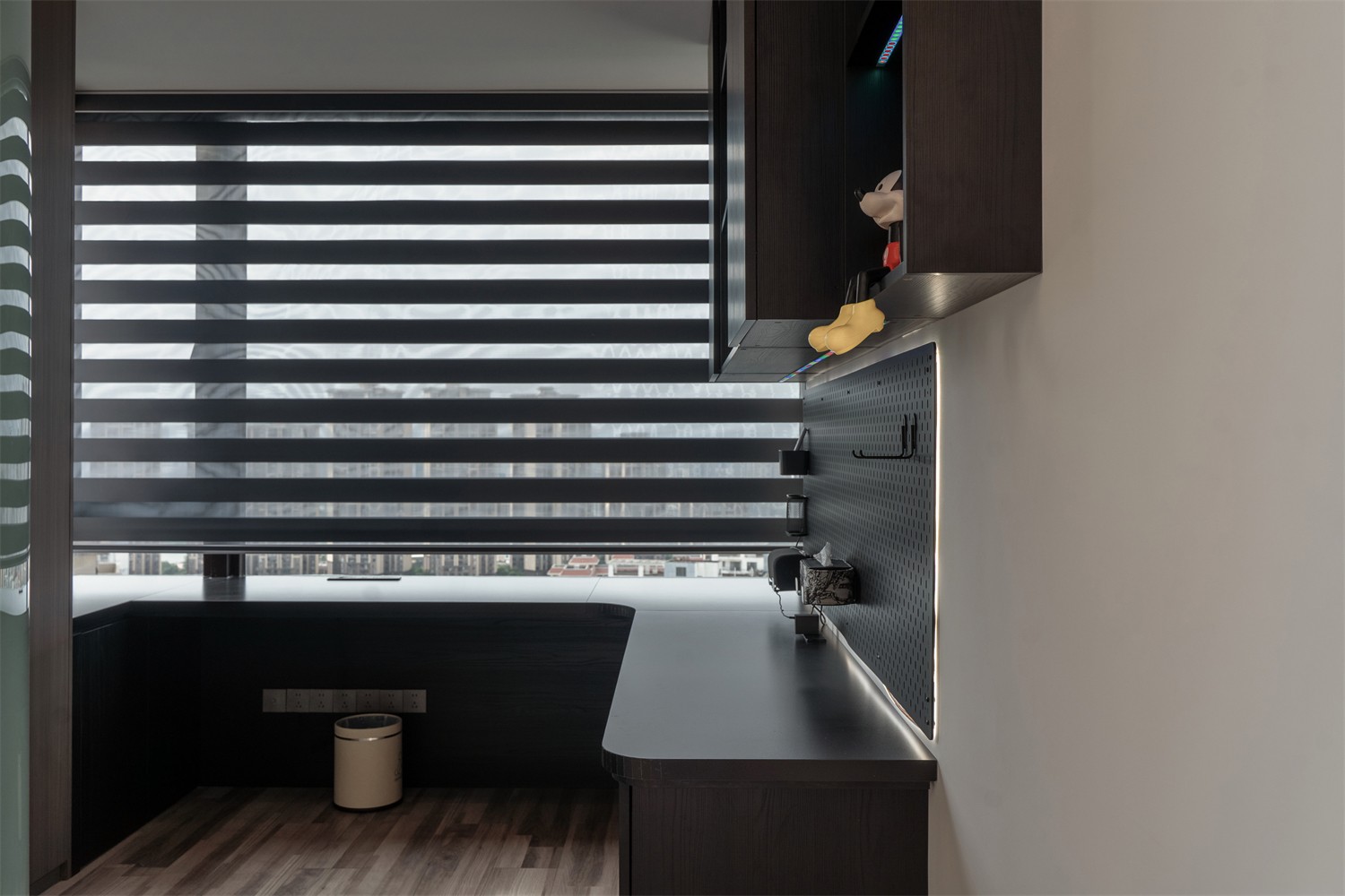 華發(fā)國(guó)賓壹號(hào)140平現(xiàn)代輕奢書房裝修完工實(shí)景圖