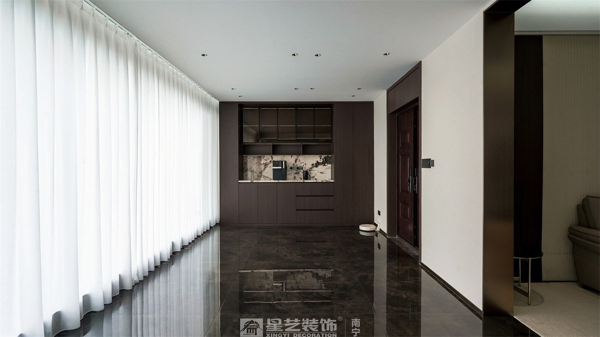 保利君悅灣200平輕奢陽(yáng)臺(tái)裝修完工實(shí)景圖