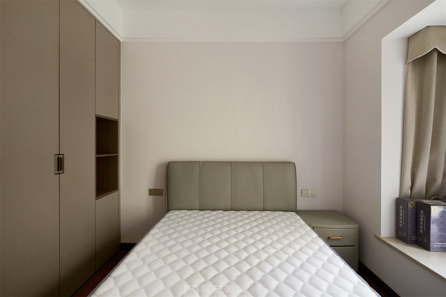 東方皇城260平簡約中式臥室完工裝修實(shí)景圖